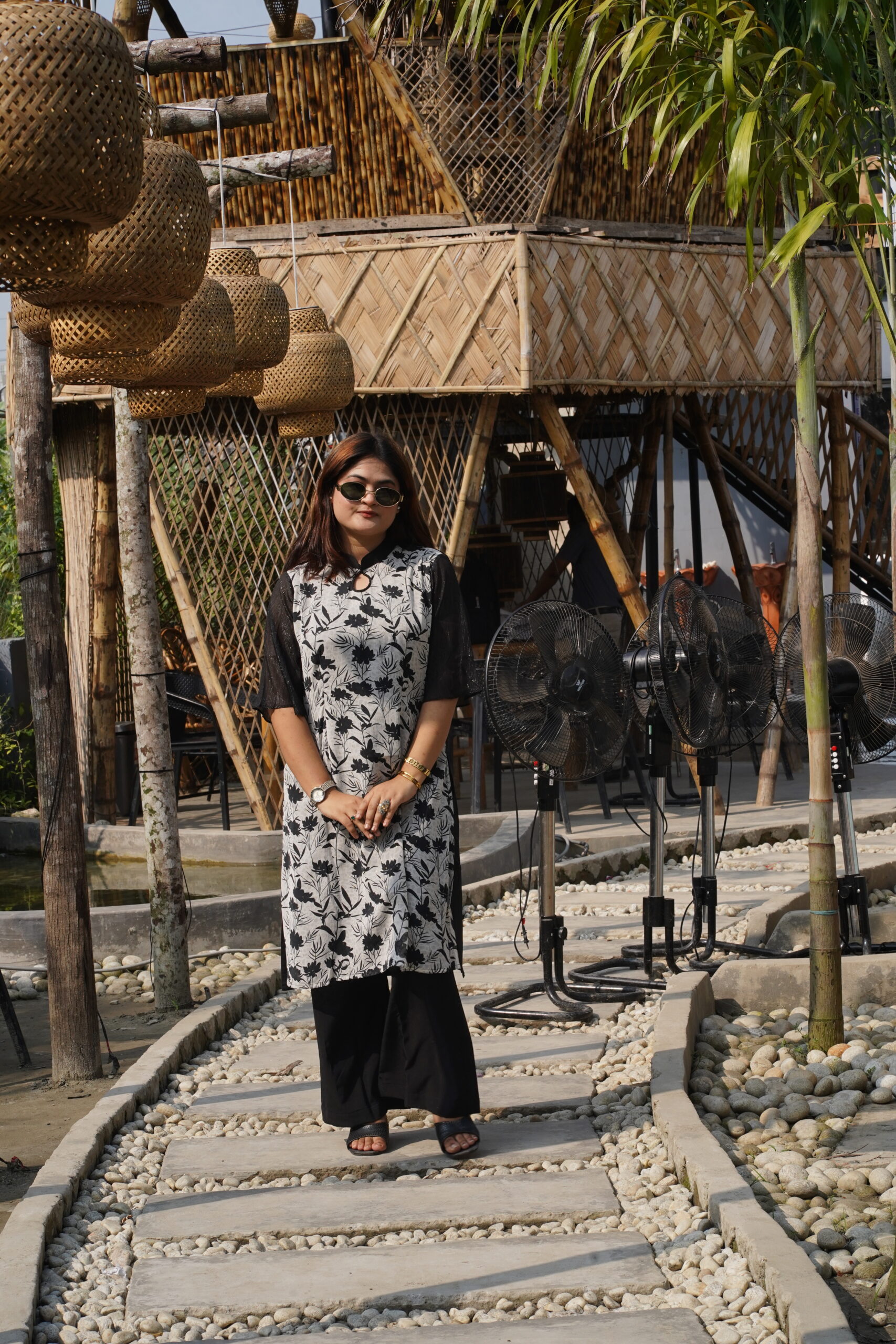 ইউনিক ডিজাইনের সাথে সাইড জিপার চায়না লং টু-পিস। - Image 4