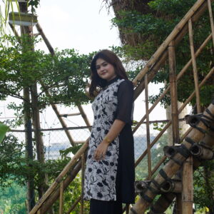 ইউনিক ডিজাইনের সাথে সাইড জিপার চায়না লং টু-পিস।